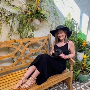 Meet your Posher, Eva